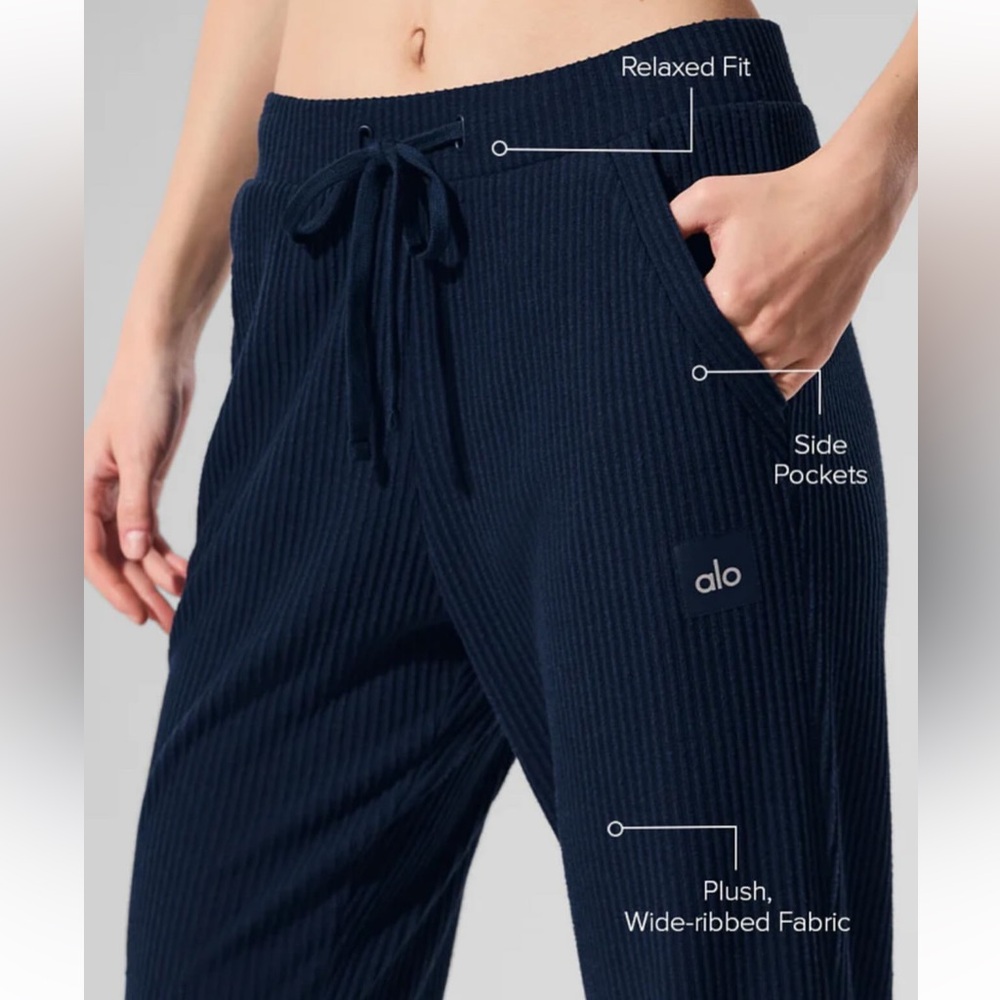 Navy Ribbed Alo Set - Picture 4 of 6